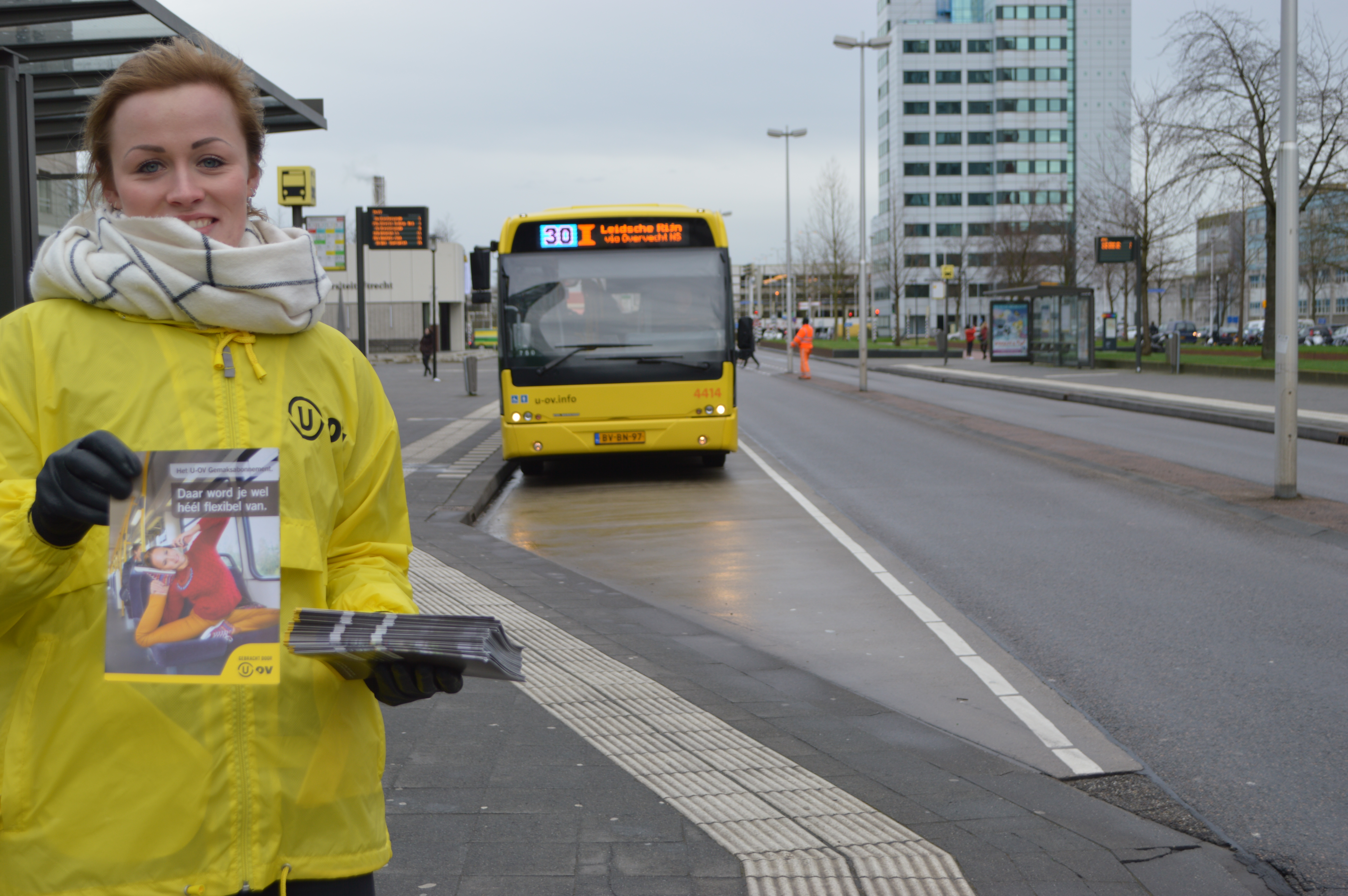 UOV folder uitdelen