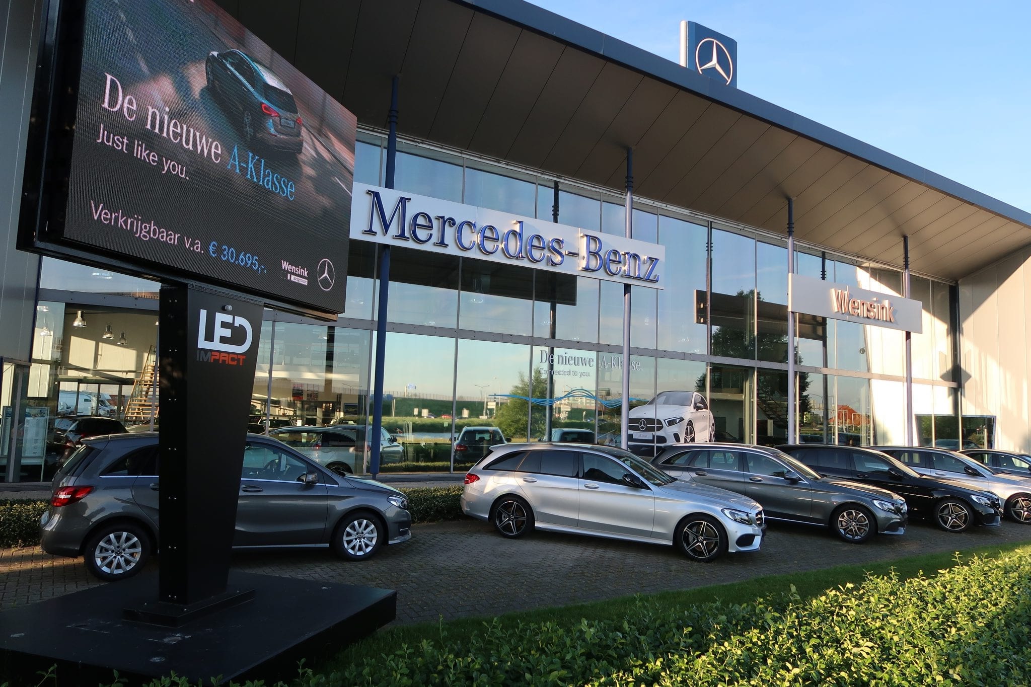 LED schermen van LEDimpact blijken groots podium voor automotive branche