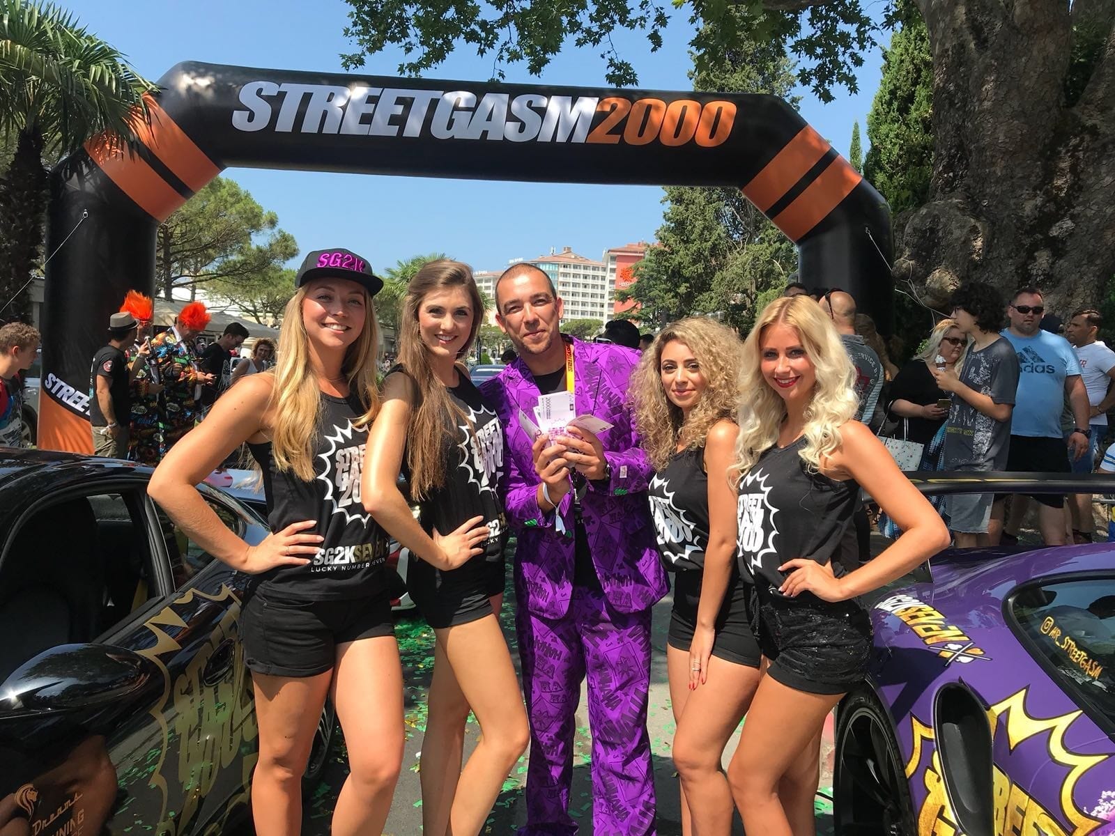 StreetGasm Hostessen on the road!
